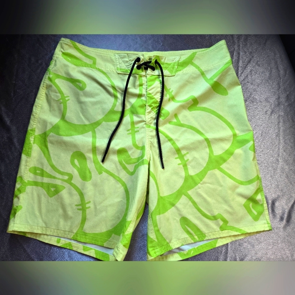 Oakley Men’s Staple Graffiti Boardshorts